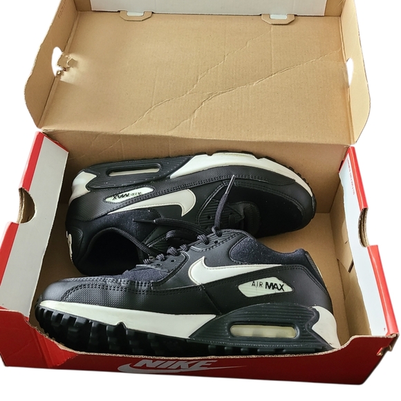 NIKE | WOMENS | AIR MAX 90 | BLACK & WHITE | SIZE 8 - Picture 2 of 12